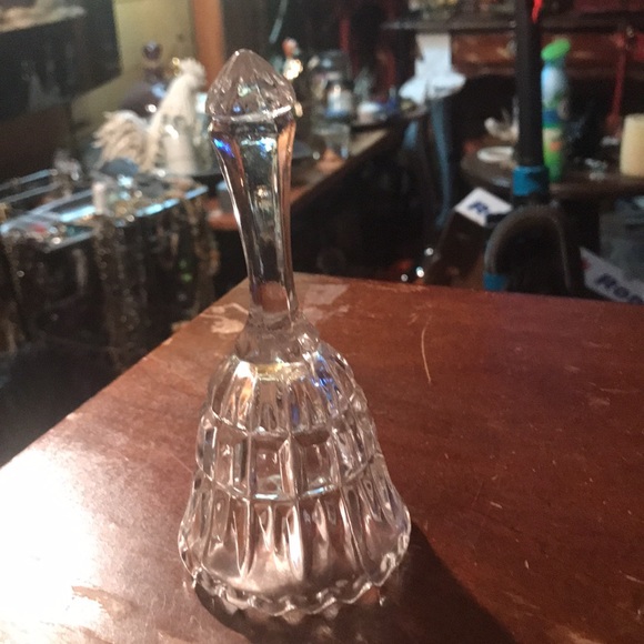 5 1/2” lead Crystal bell very collectible - Picture 2 of 2